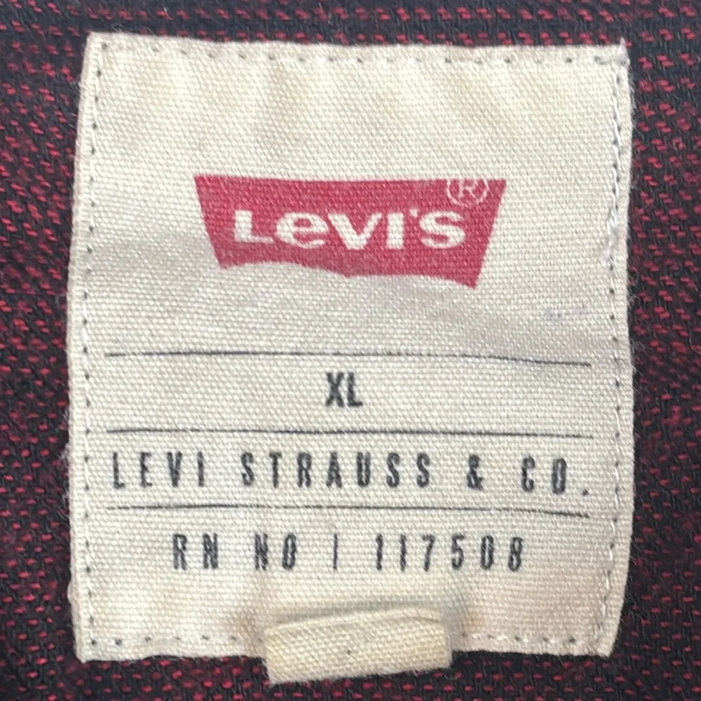 Levis Shirt Mens XL‎ Red Button Down